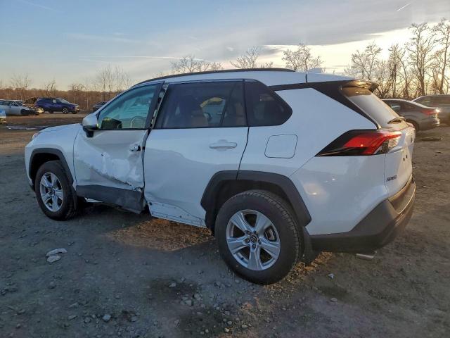 Toyota RAV4 Xle Image 10