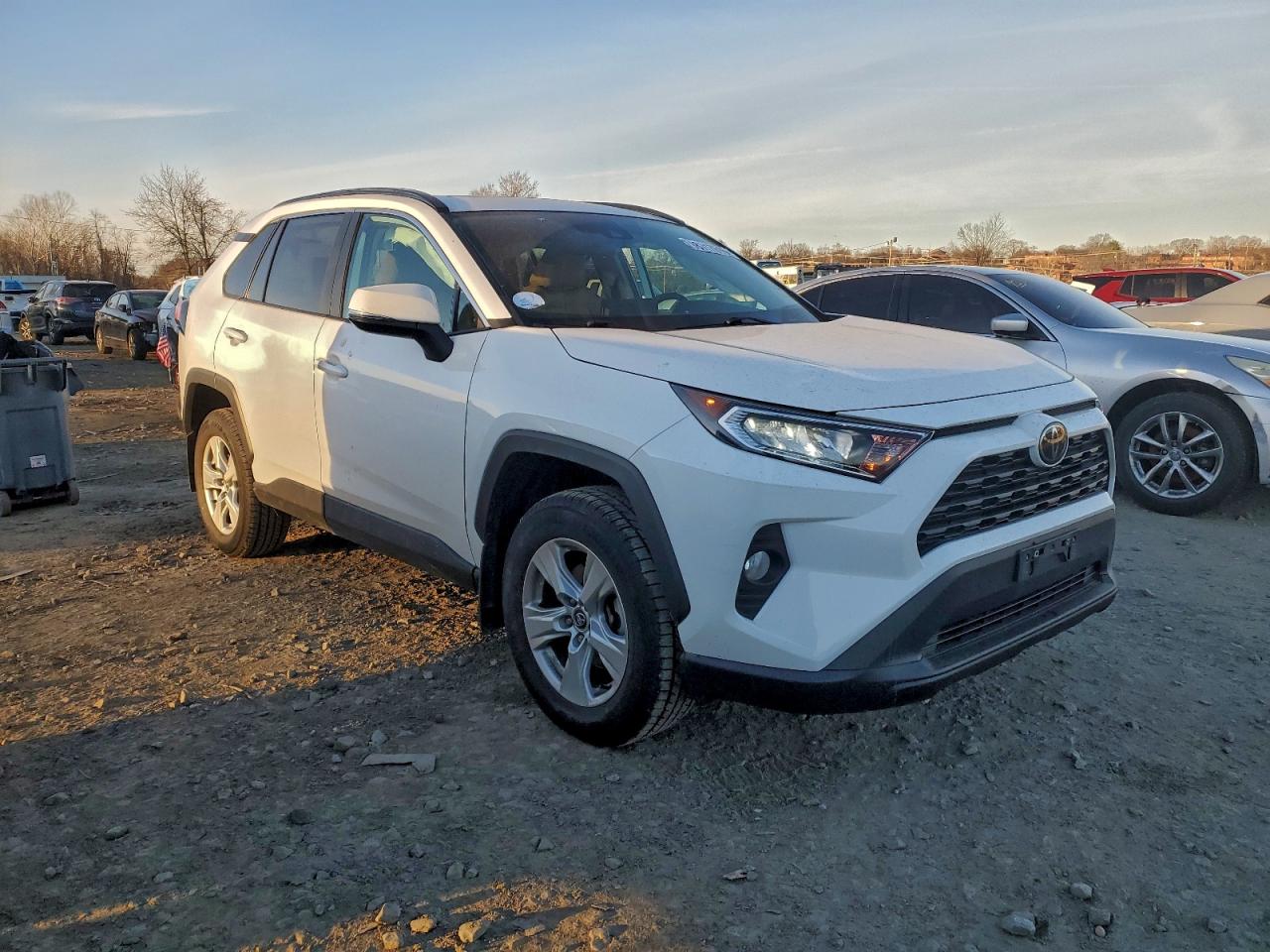 Toyota RAV4 Xle Image 9
