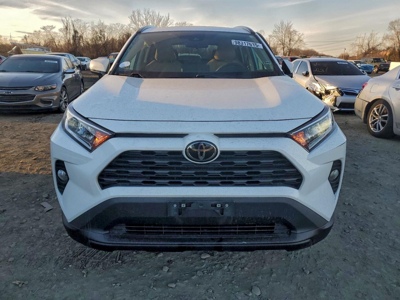 Toyota RAV4 Xle Image 12