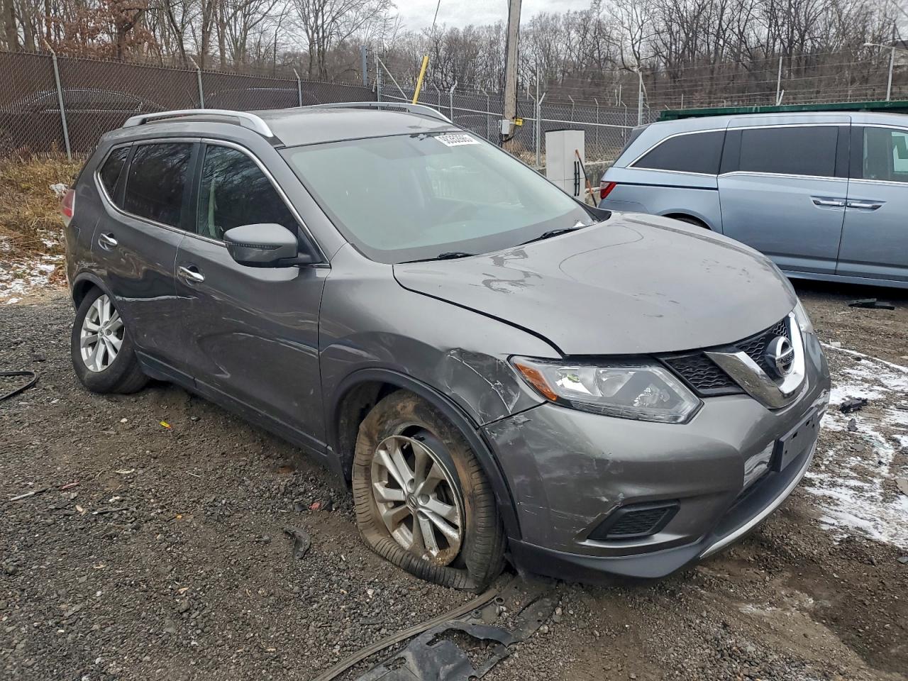 Nissan Rogue S Image 2