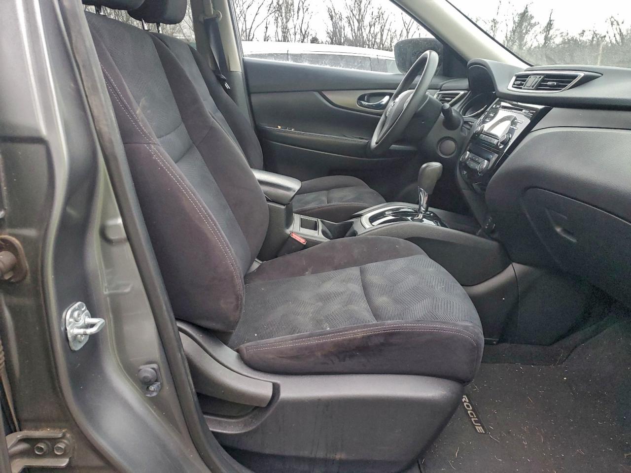 Nissan Rogue S Image 3