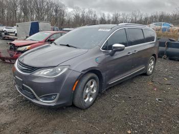  Salvage Chrysler Pacifica