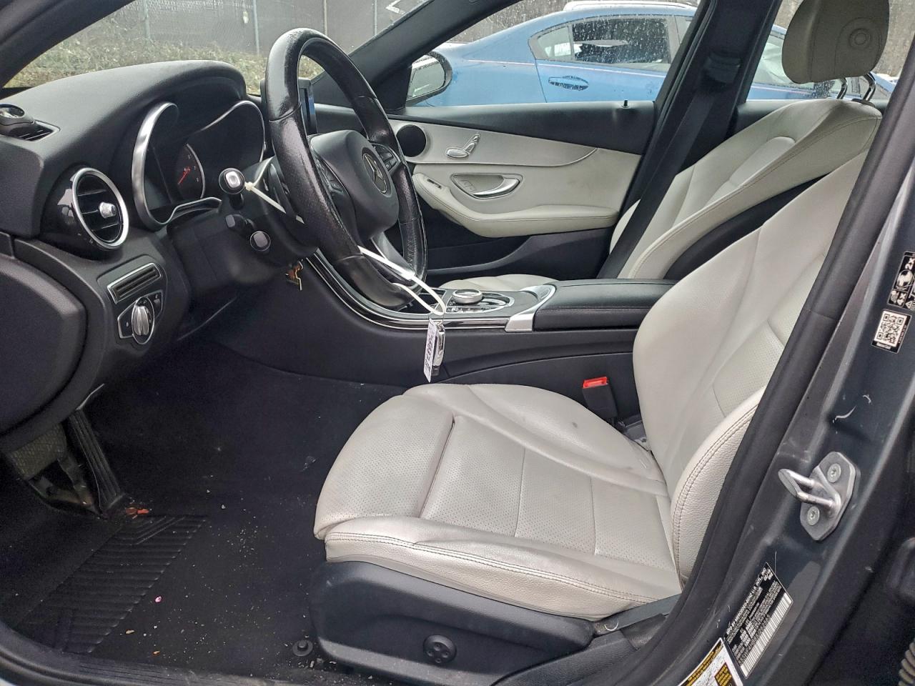 Mercedes-Benz C-Class 350e Image 11