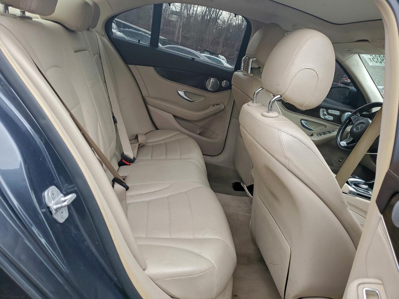 Mercedes-Benz C-Class 300 4matic Image 10