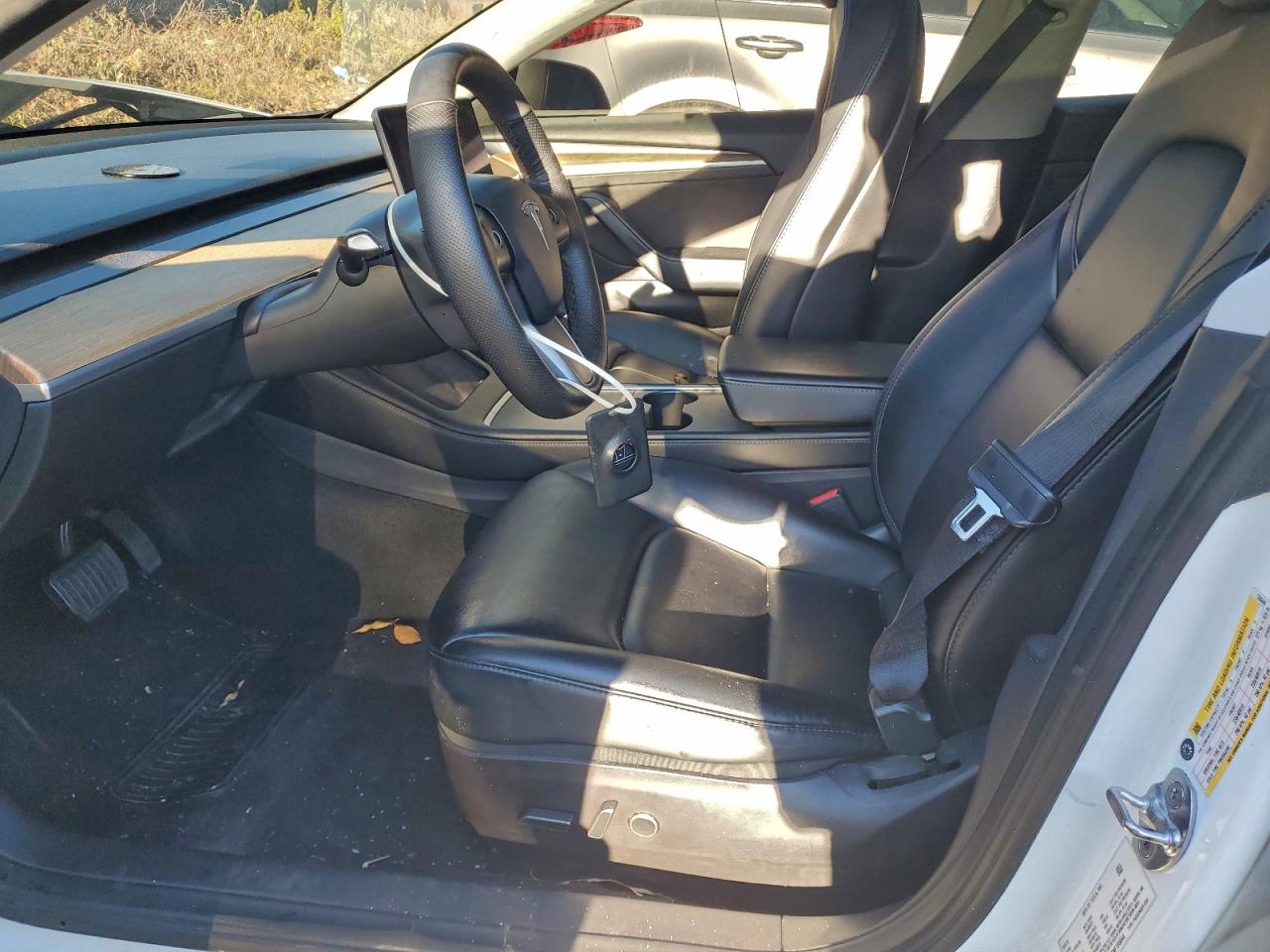 Tesla Model 3 Image 11