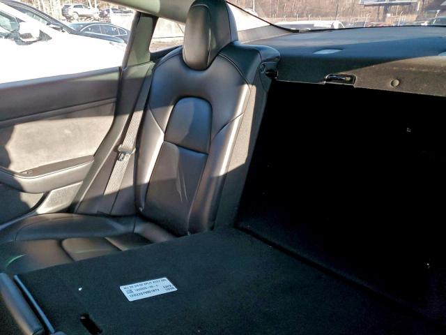 Tesla Model 3 Image 7