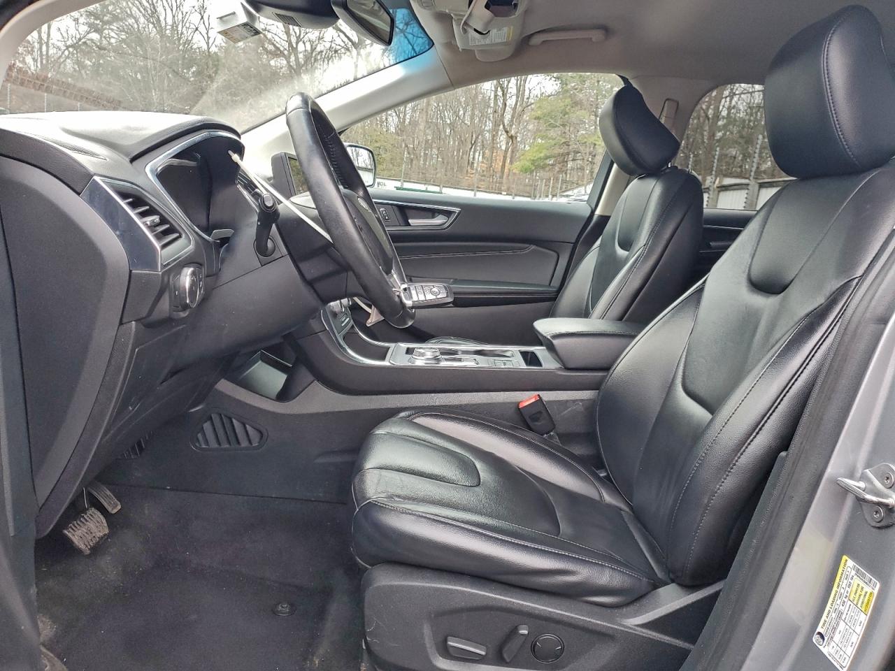 Ford Edge Titanium Image 4