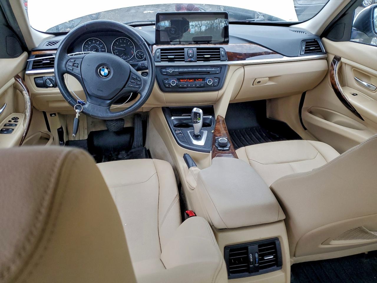 BMW 3 Series Xi Image 8