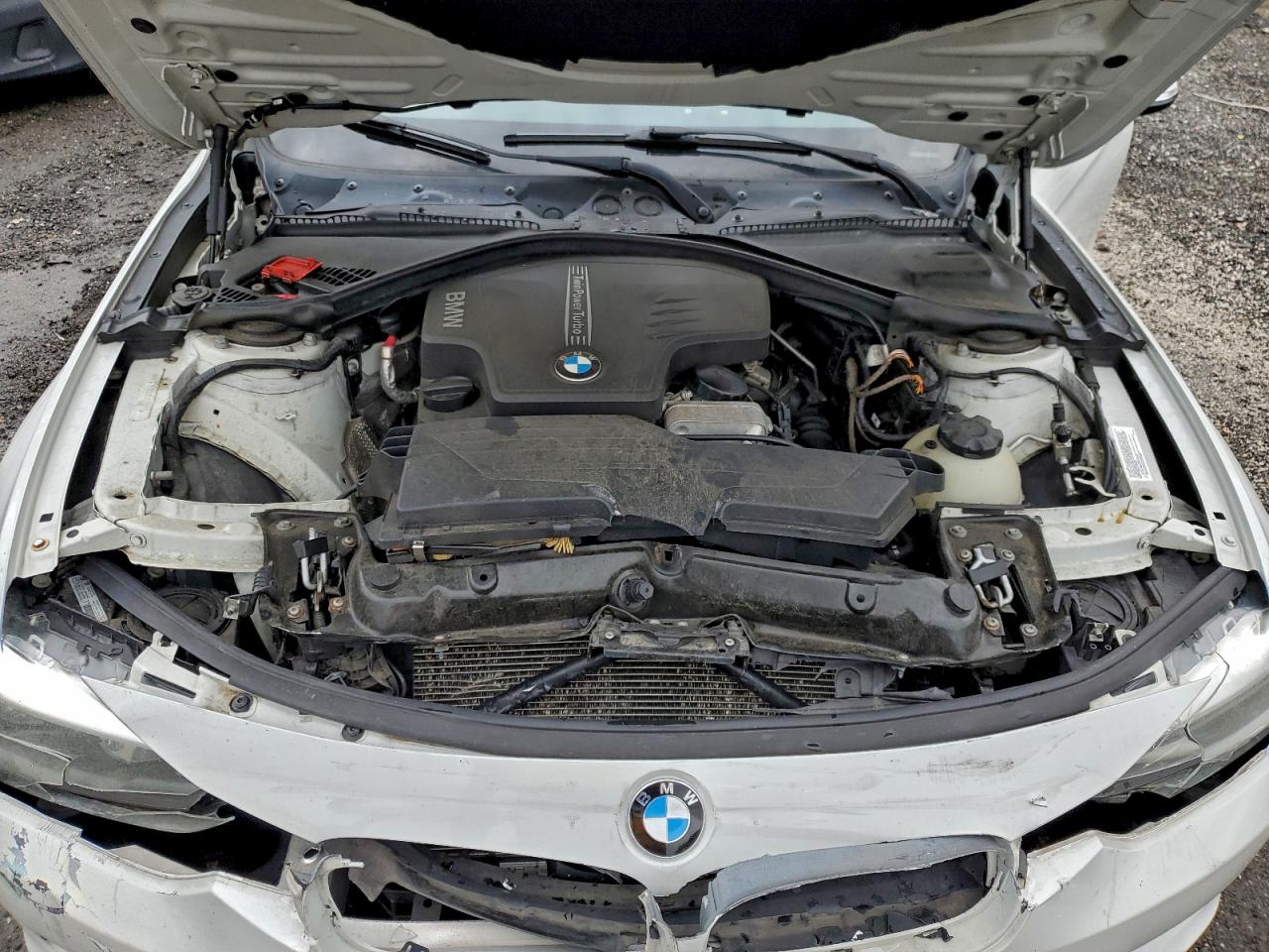 BMW 3 Series Xi Image 12