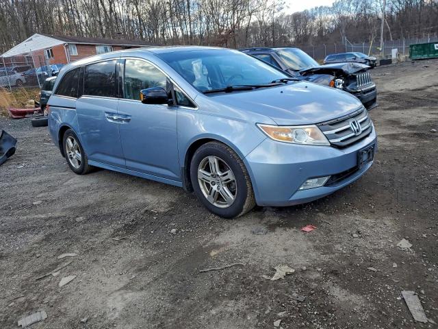 Honda Odyssey Touring Image 3