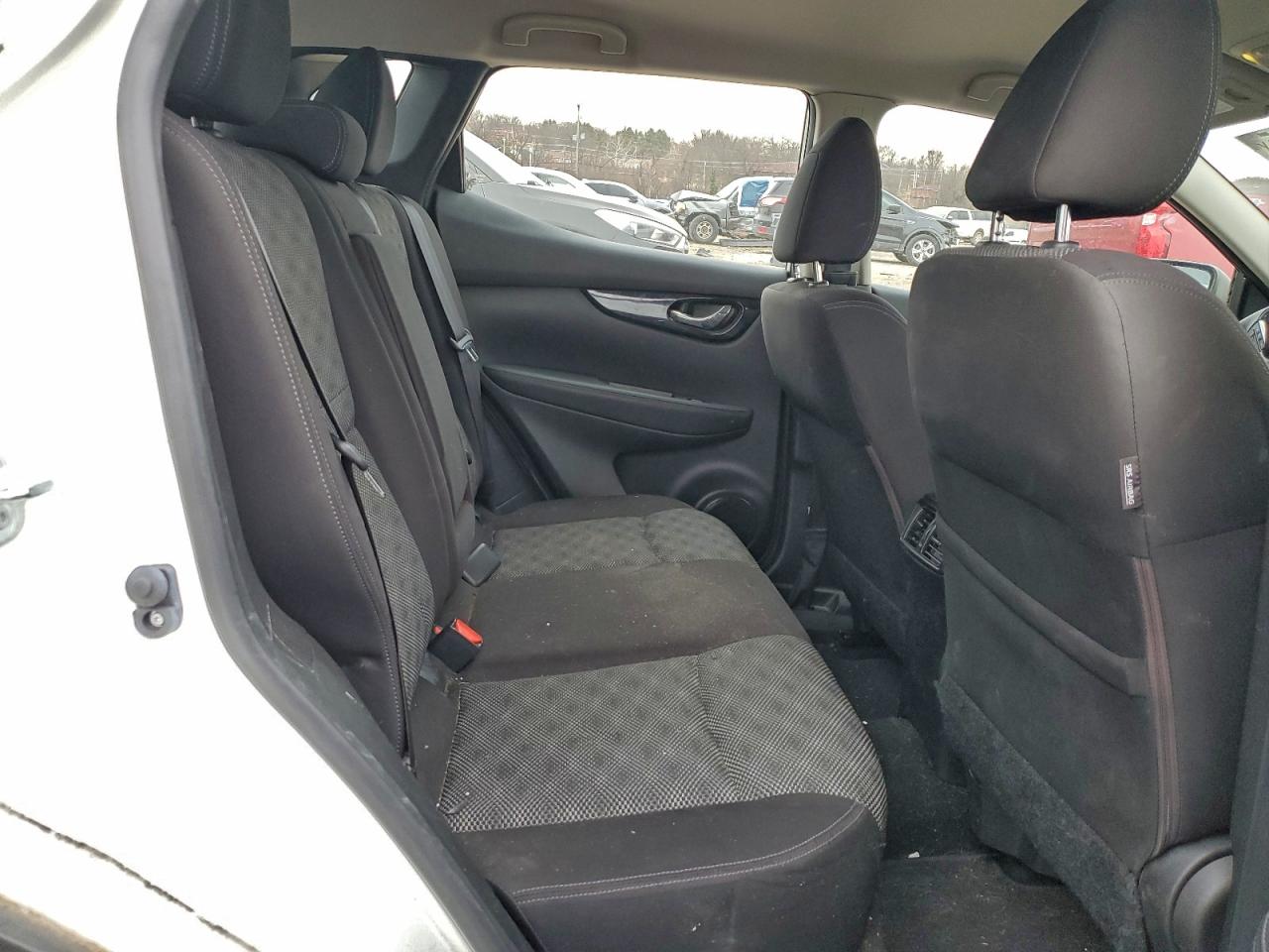 Nissan Rogue S Image 11