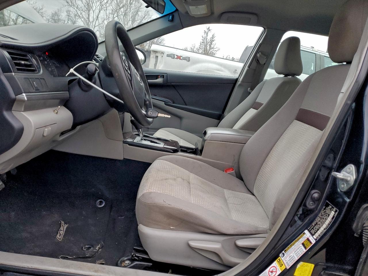 Toyota Camry Base Image 5