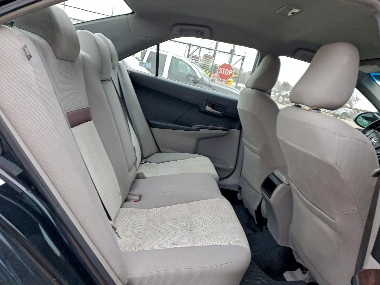 Toyota Camry Base Image 12