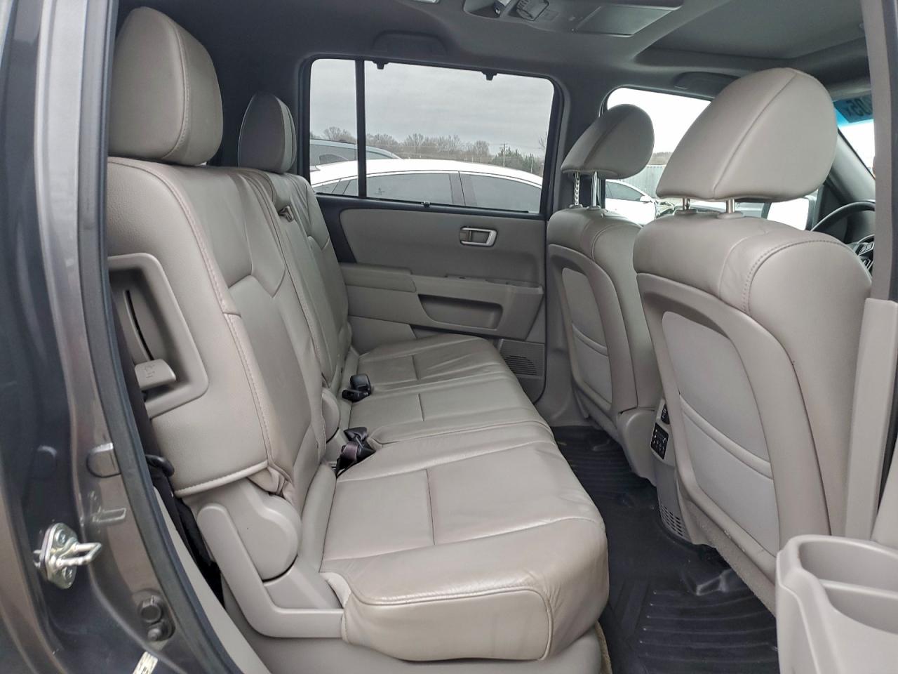 Honda Pilot Touring Image 5