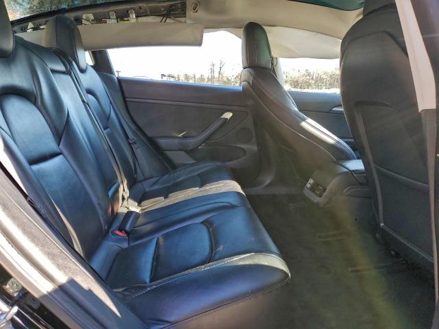 Tesla Model 3 Image 8