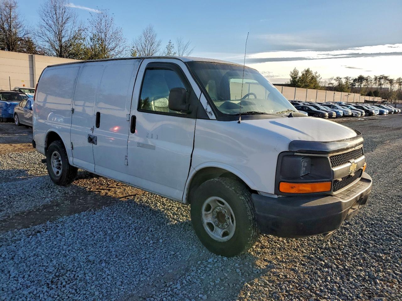 Chevrolet Express Image 12