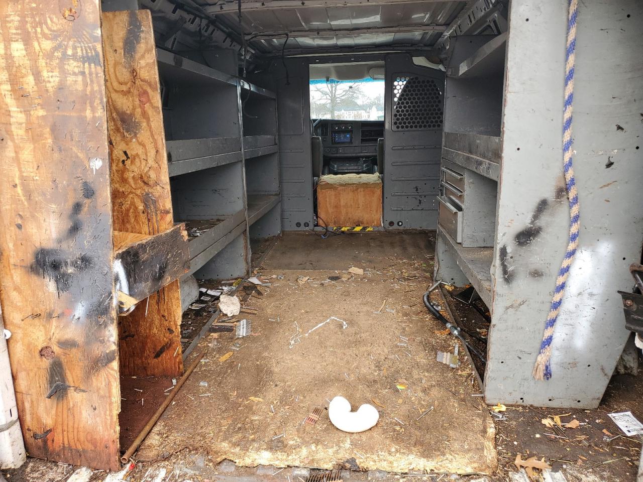 Chevrolet Express Image 8