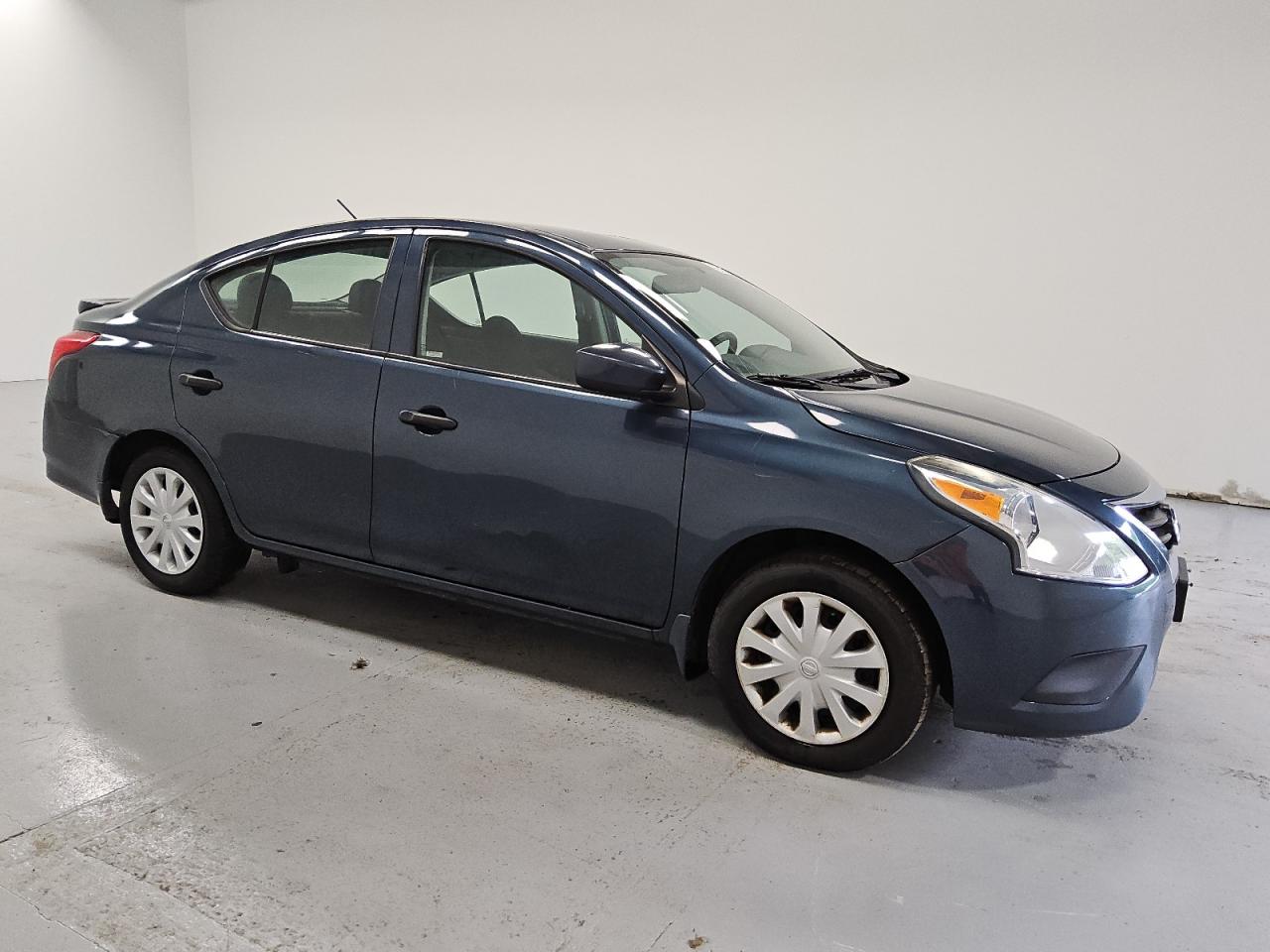 Nissan Versa S Image 5