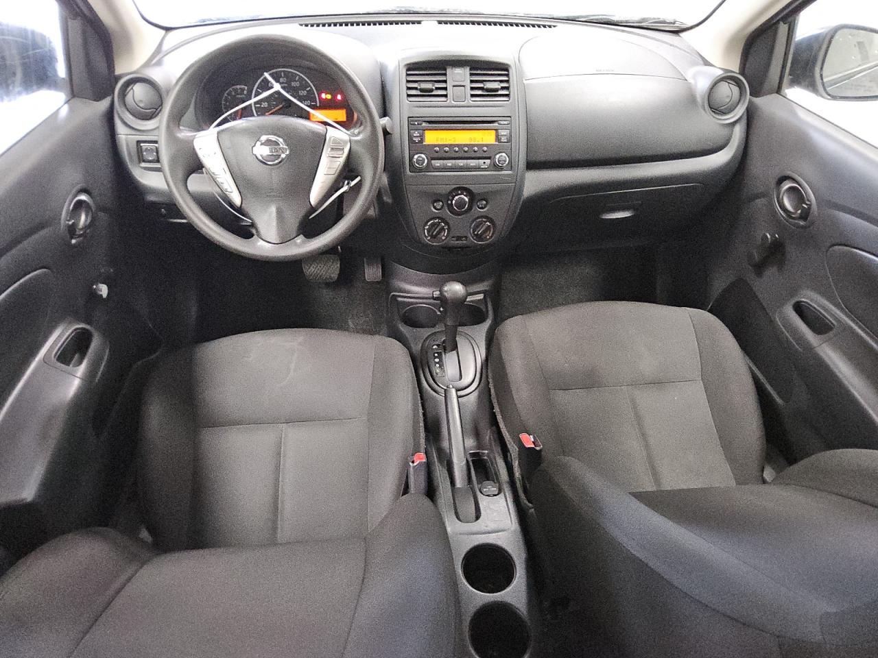 Nissan Versa S Image 8