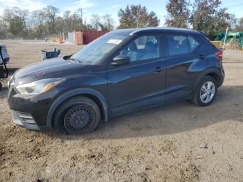  Salvage Nissan Kicks