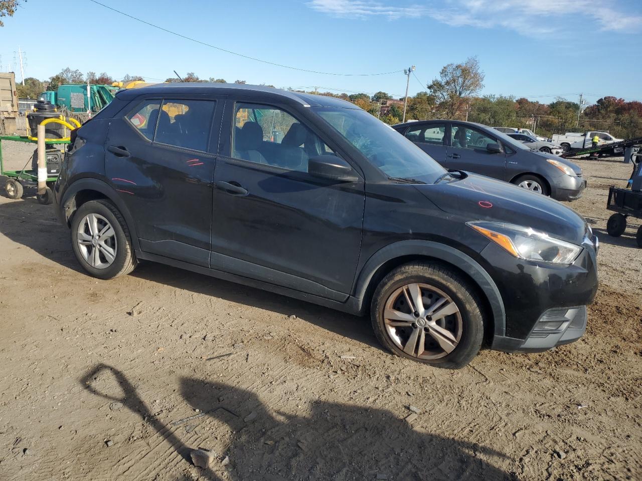 Nissan Kicks S Image 4