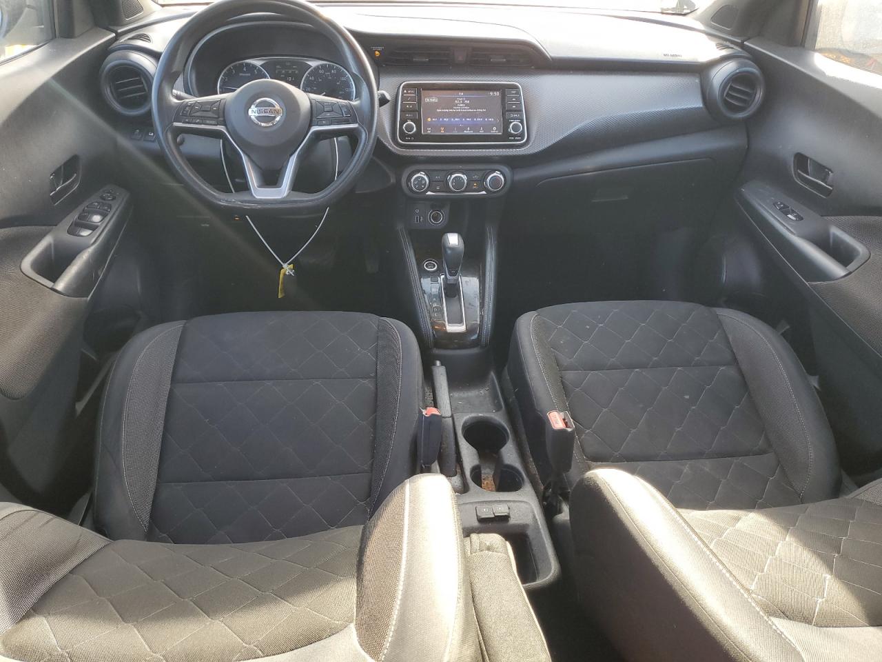 Nissan Kicks S Image 3