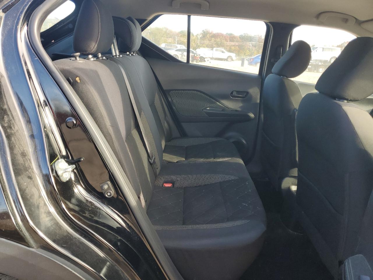 Nissan Kicks S Image 11