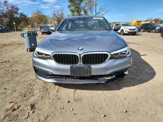 BMW 5 Series Xi Image 6