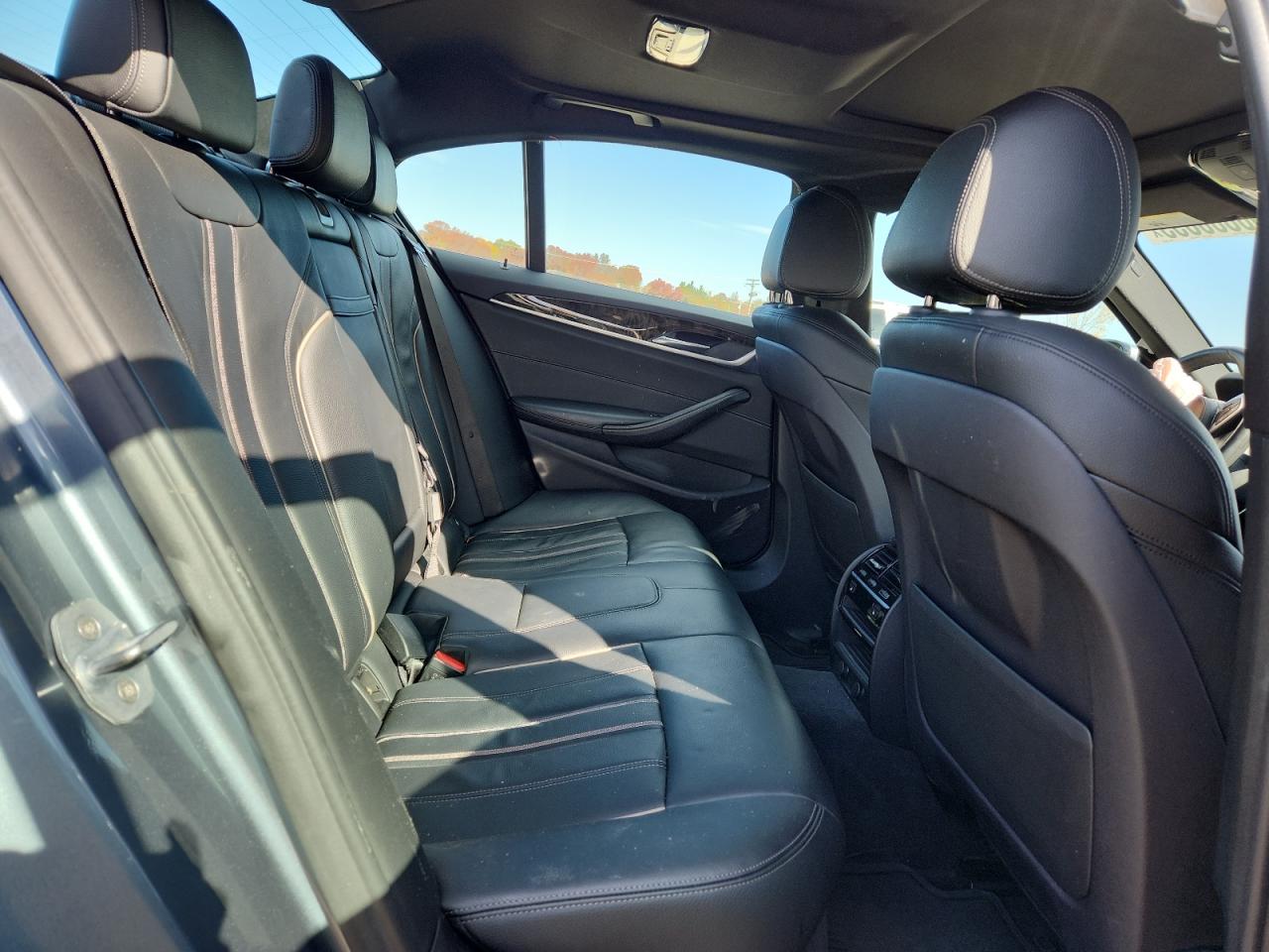 BMW 5 Series Xi Image 3