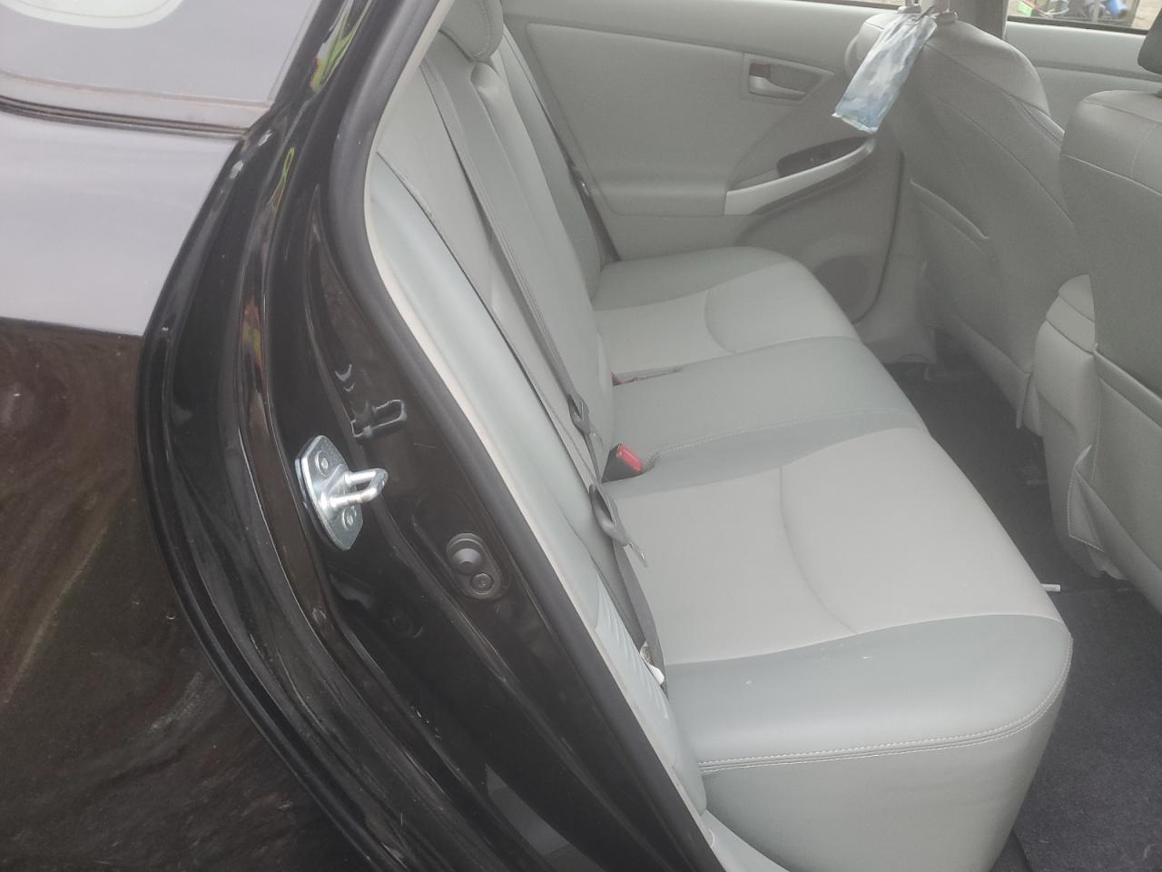 Toyota Prius Image 10