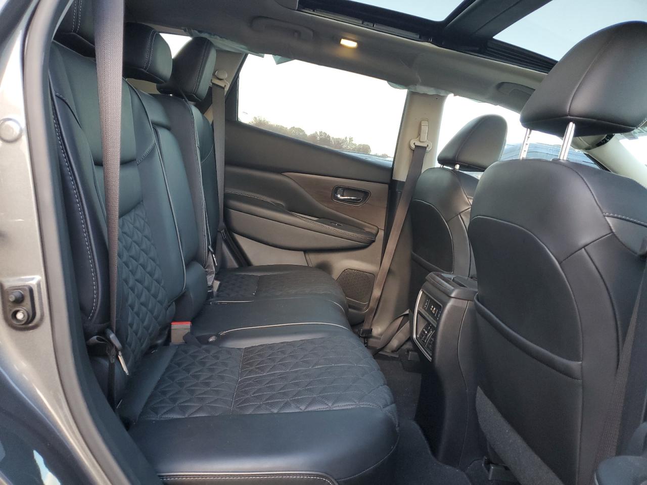 Nissan Murano Platinum Image 7