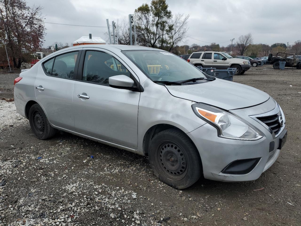 Nissan Versa S Image 10