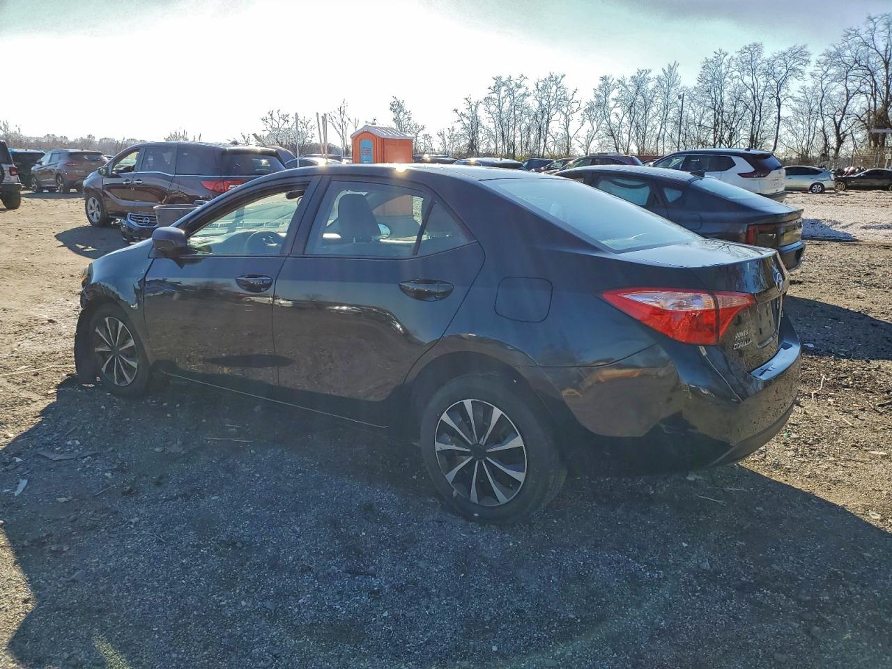 Toyota Corolla L Image 3