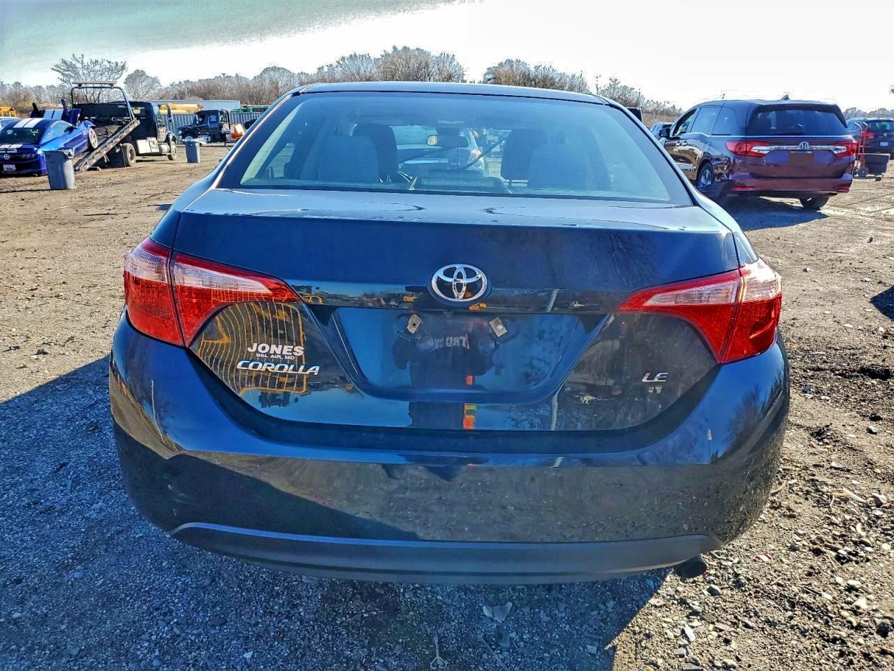 Toyota Corolla L Image 5