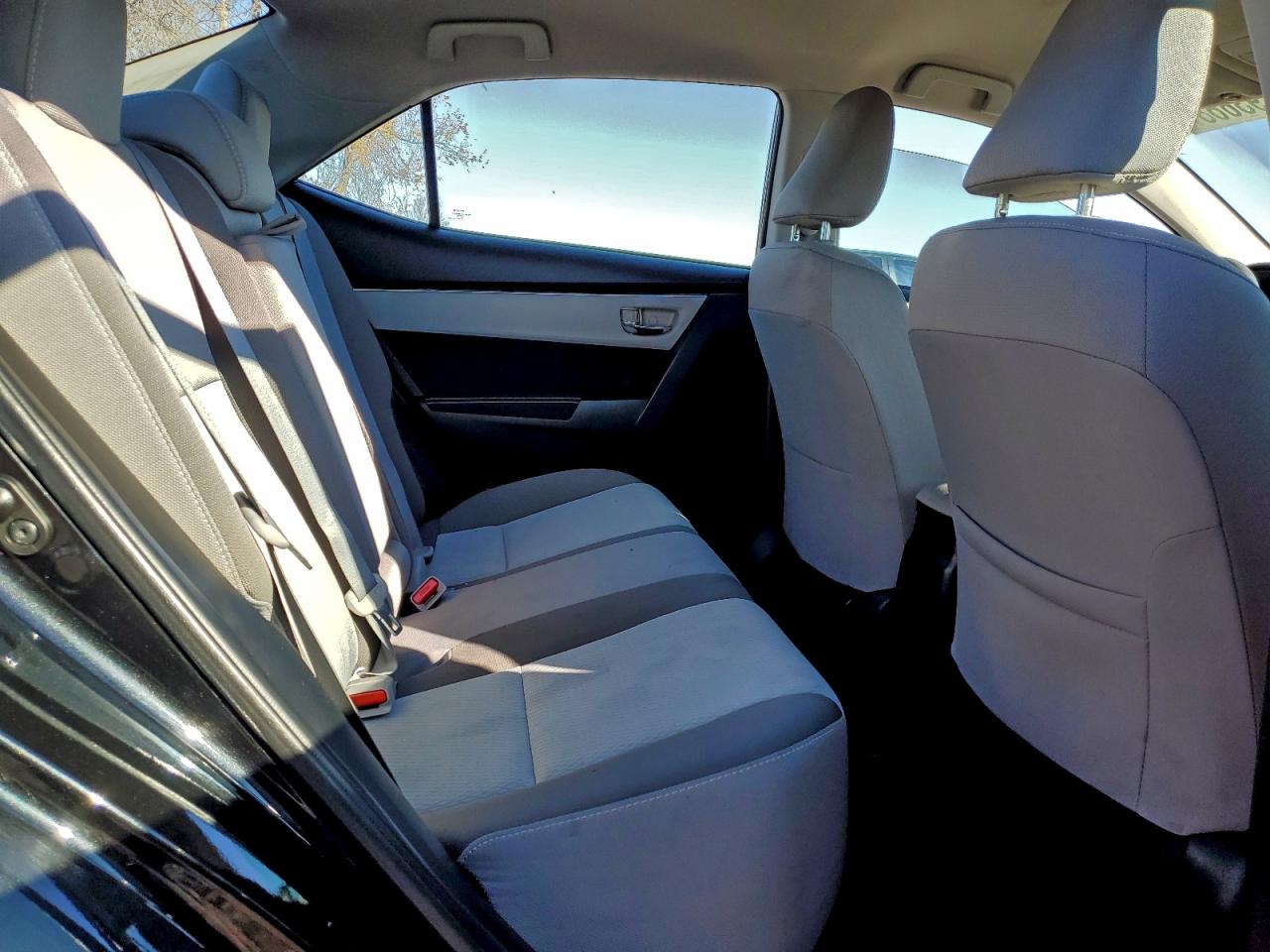 Toyota Corolla L Image 7