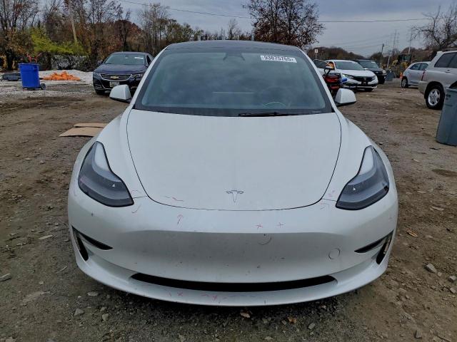 Tesla Model 3 Image 7