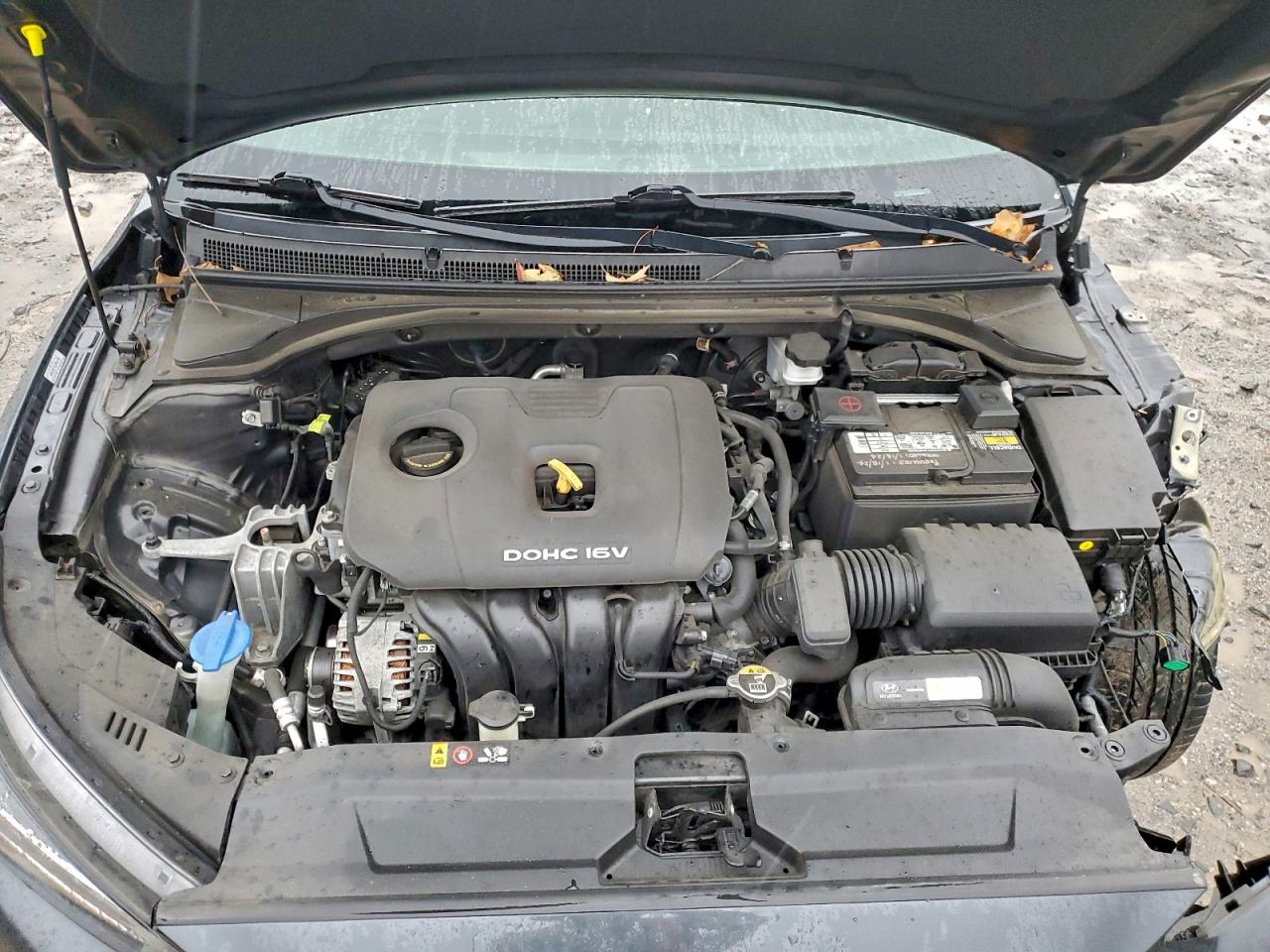 Hyundai VELOSTER Base Image 11