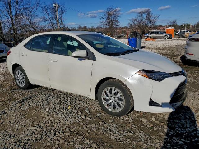 Toyota Corolla L Image 6