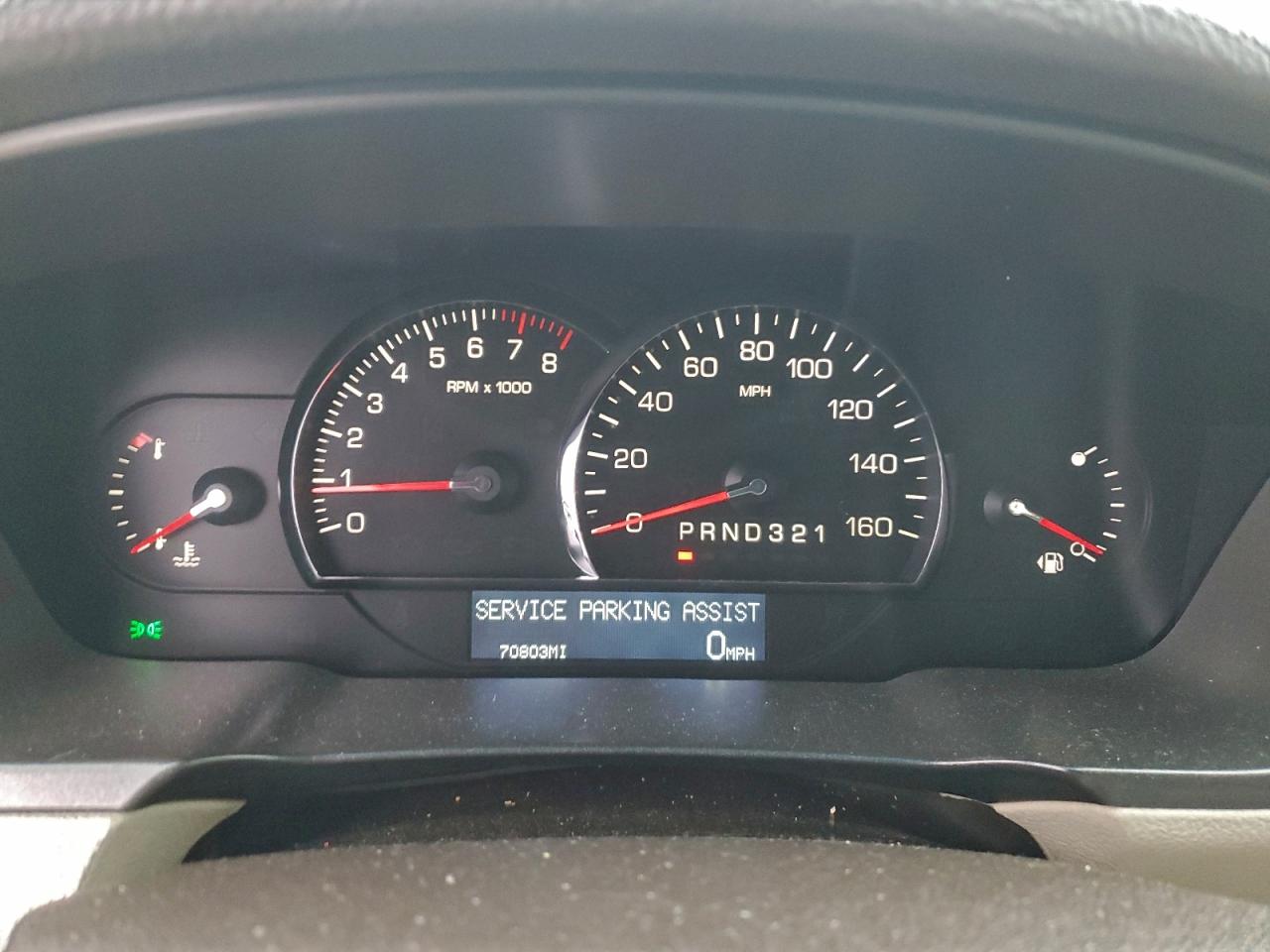 Cadillac DTS Image 2