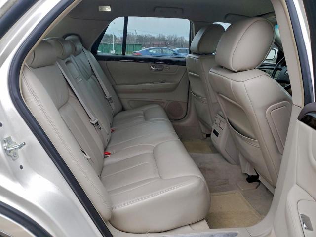 Cadillac DTS Image 4