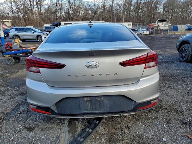 Hyundai ELANTRA Sel Image 8