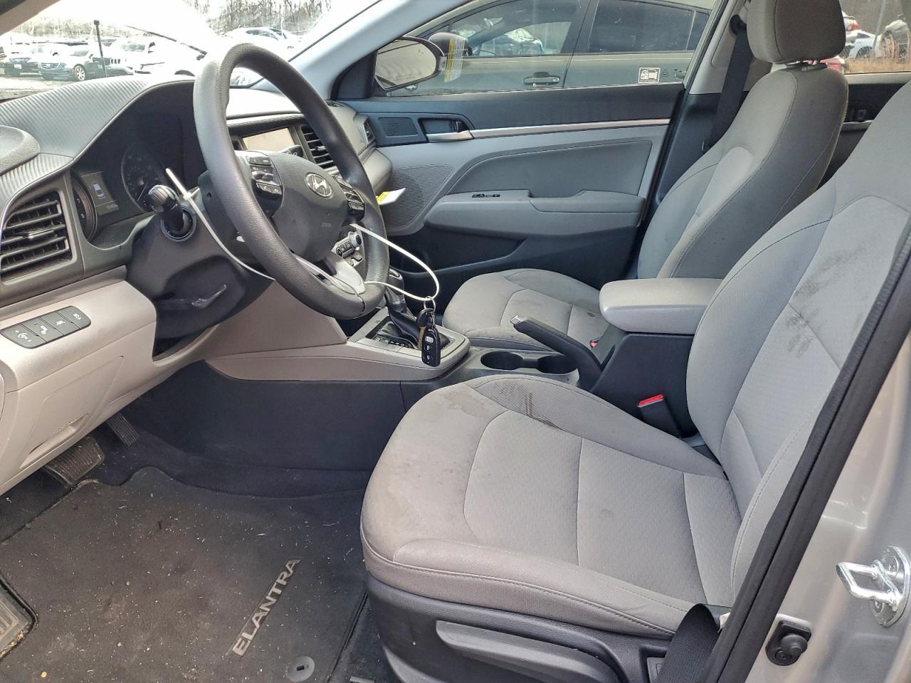 Hyundai ELANTRA Sel Image 4