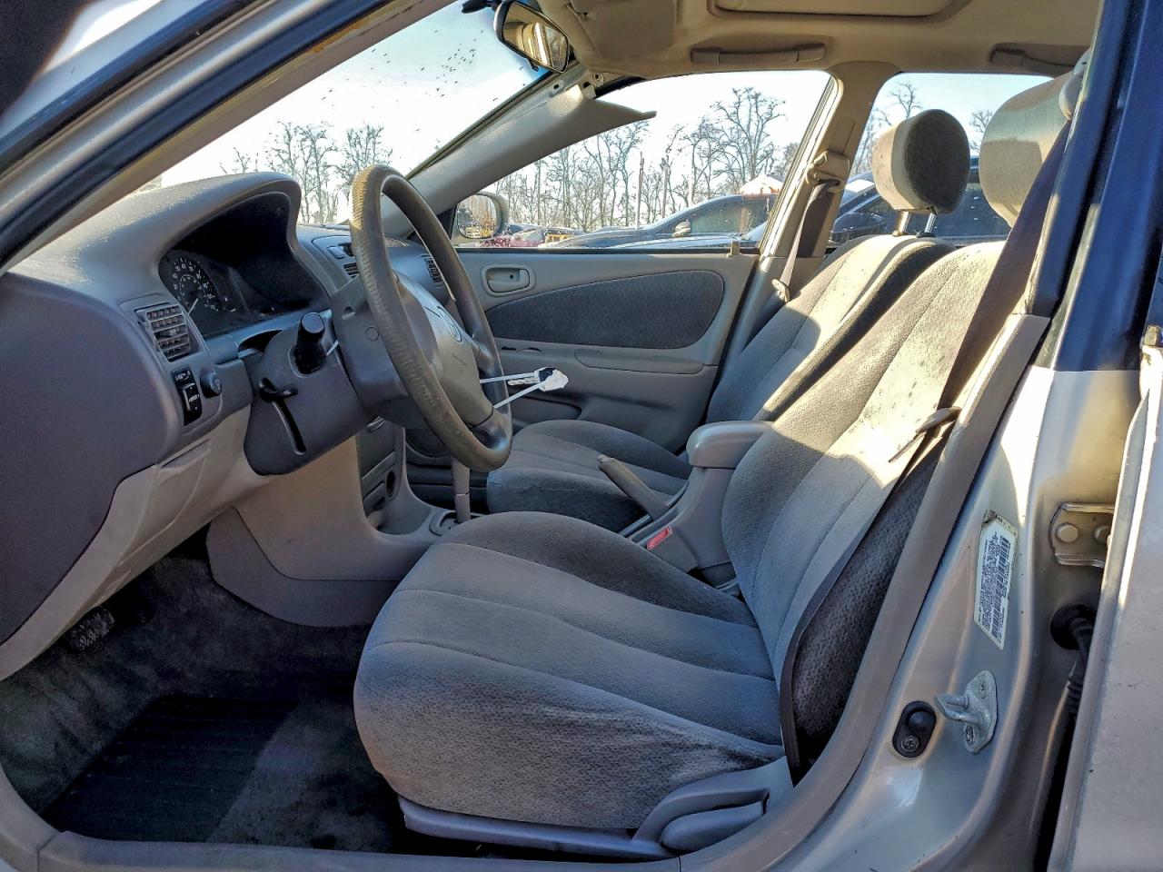 Toyota Corolla Ce Image 6