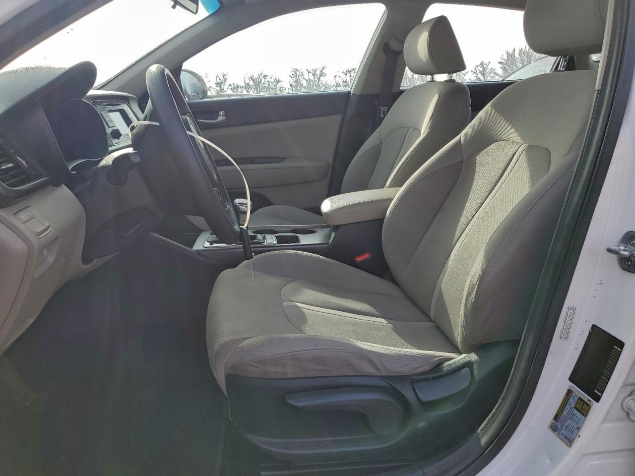 Kia Optima Lx Image 3