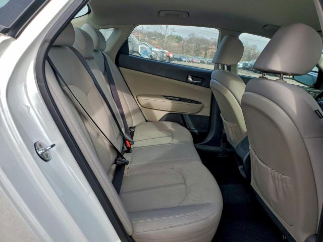 Kia Optima Lx Image 8