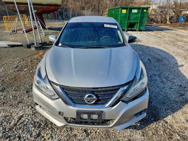 Nissan Altima 2.5 Image 5