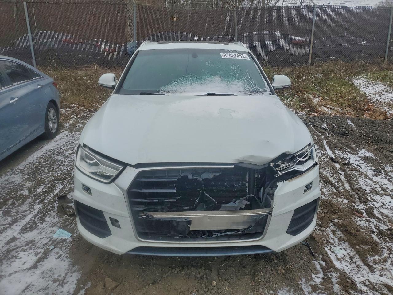 Audi Q3 Premium Plus Image 3