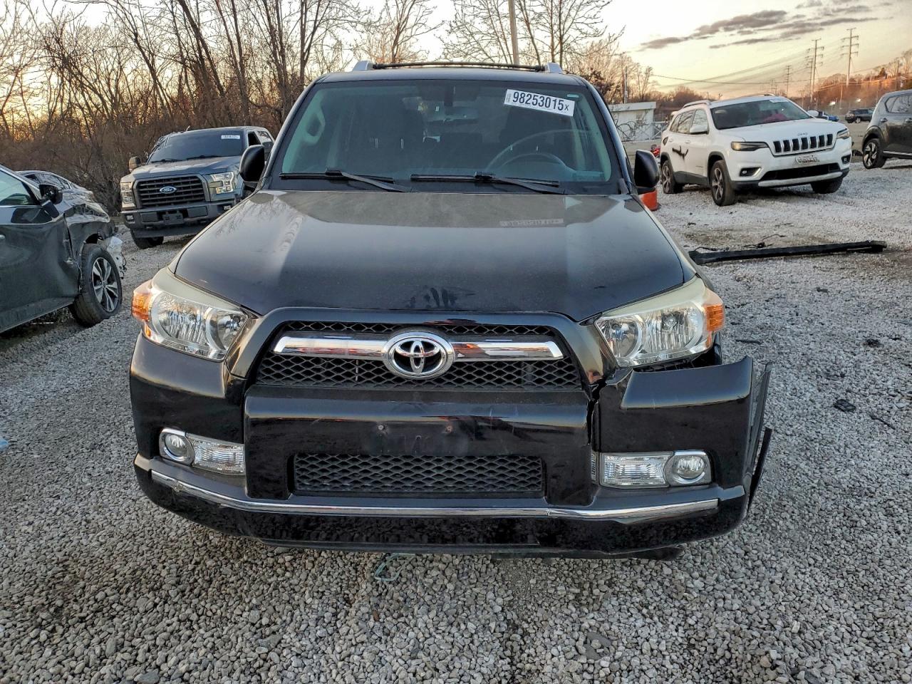 Toyota 4Runner Sr5 Image 6