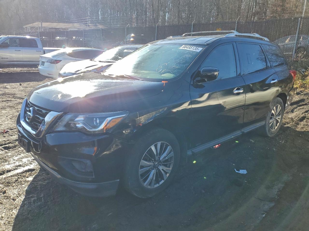 Nissan Pathfinder S Image 1