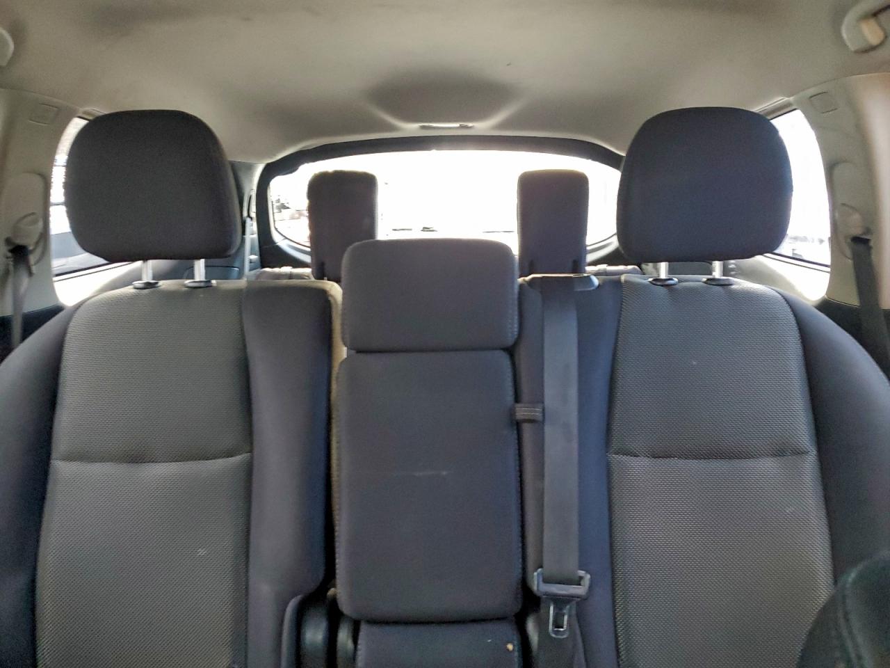 Nissan Pathfinder S Image 5